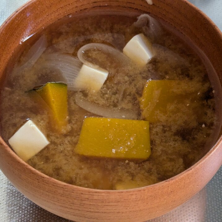 かぼちゃとうふたまねぎのお味噌汁